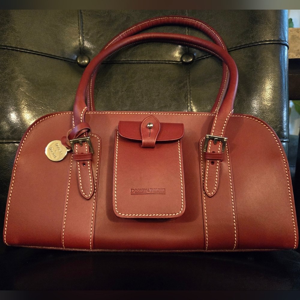 VINTAGE Alto Dooney & Bourke Red Leather Bag w/ Dust Bag.  Good used condition! - Picture 2 of 9